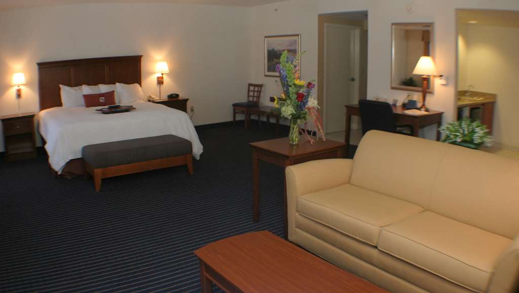 Hampton Inn Farmville Image