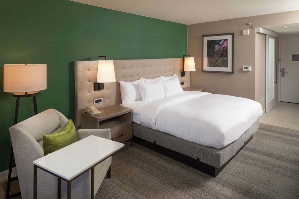 Hilton Birmingham Downtown at UAB Image