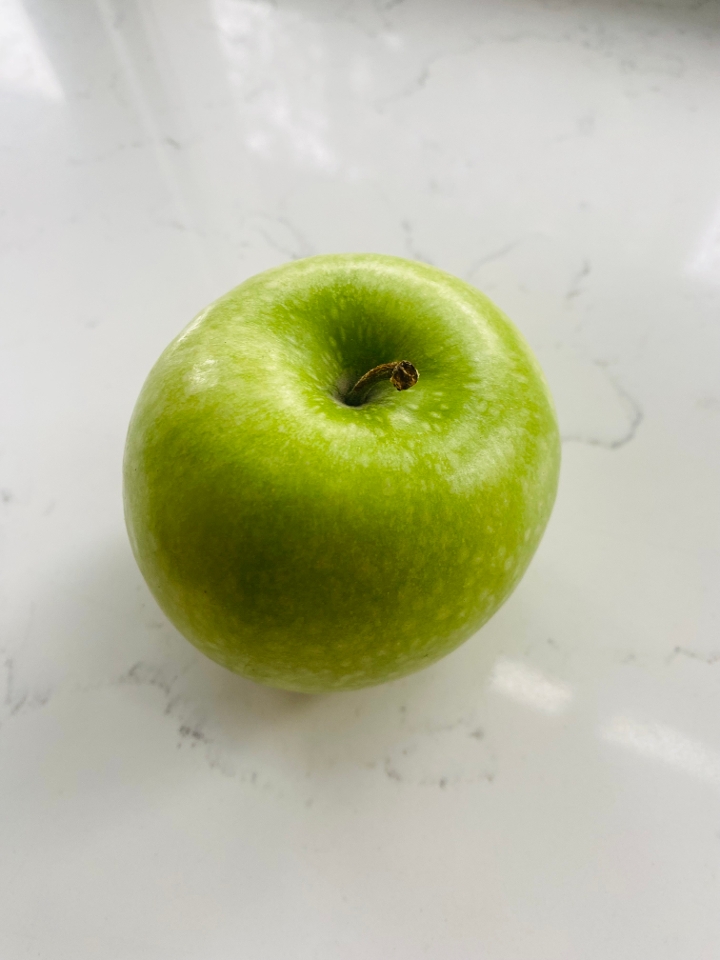 1 Apple