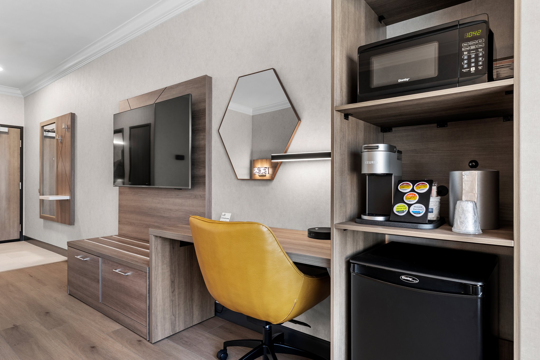 Holiday Inn Express & Suites Santa Cruz by IHG Image