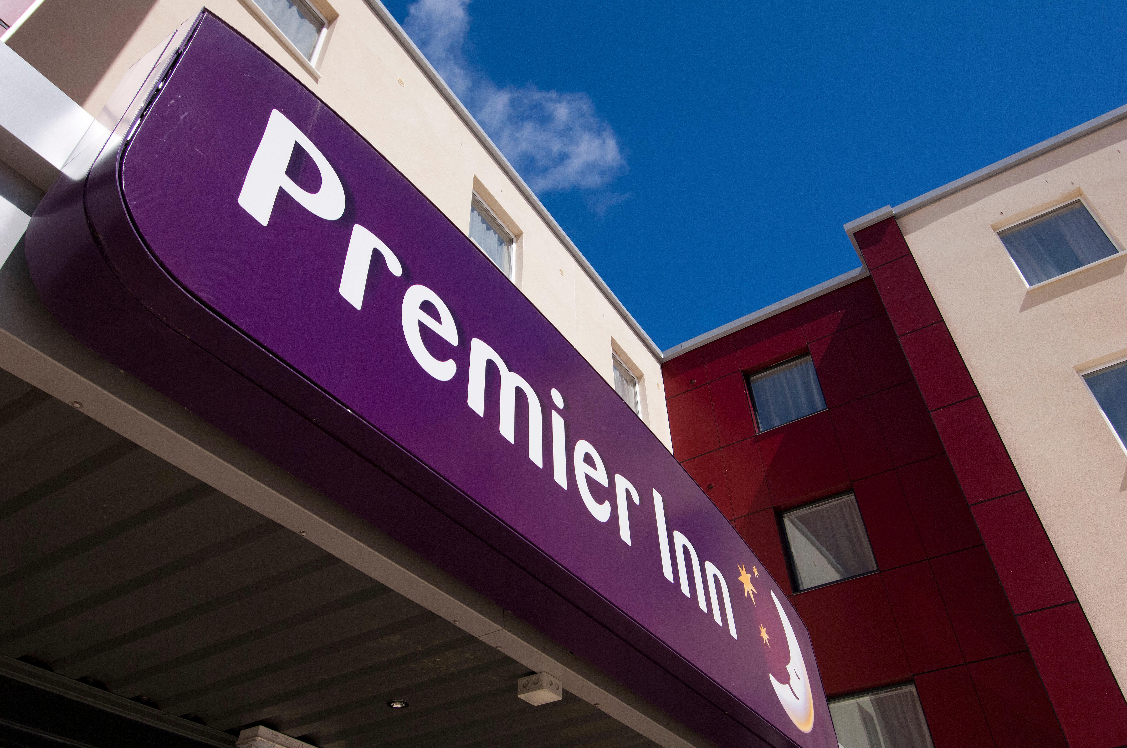 premier-inn-bristol-cribbs-causeway-m5-j17-hotel-hotels-in-bristol