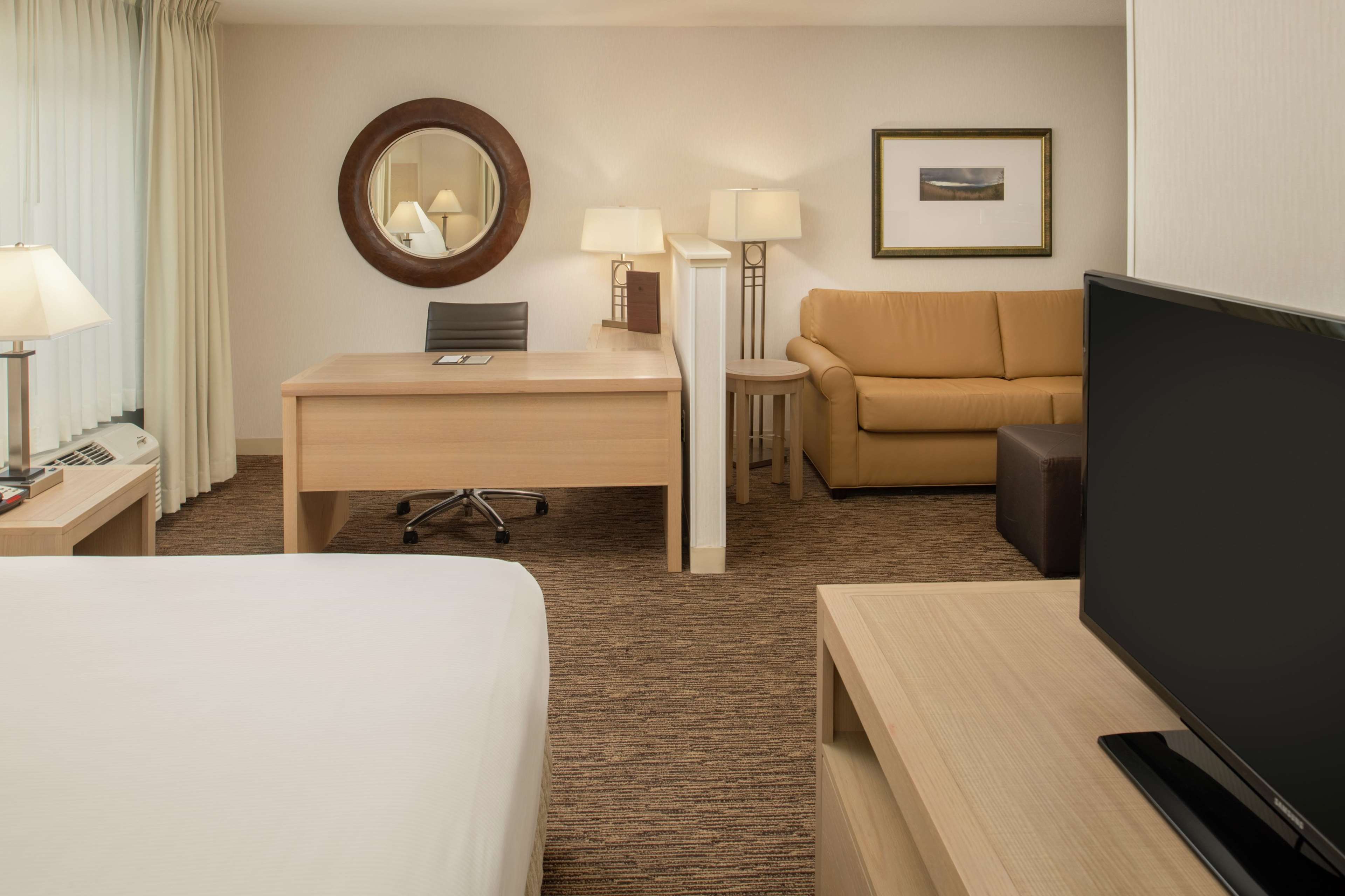 DoubleTree by Hilton Hotel Portland - Tigard Photo