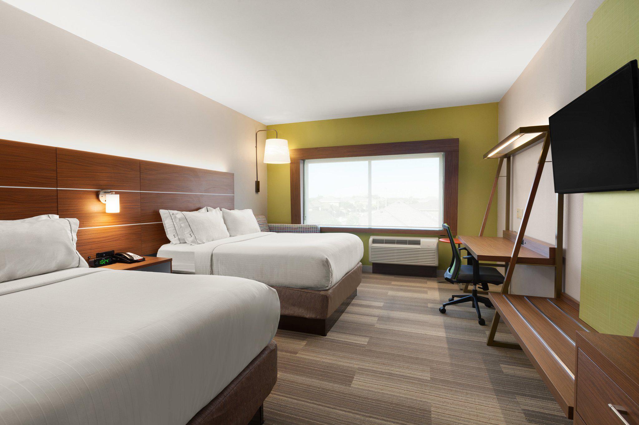 Holiday Inn Express & Suites Edinburg-McAllen Area Photo