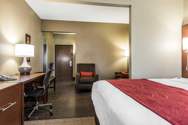 Images Comfort Suites