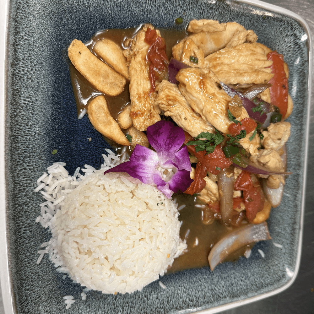 Pollo Saltado