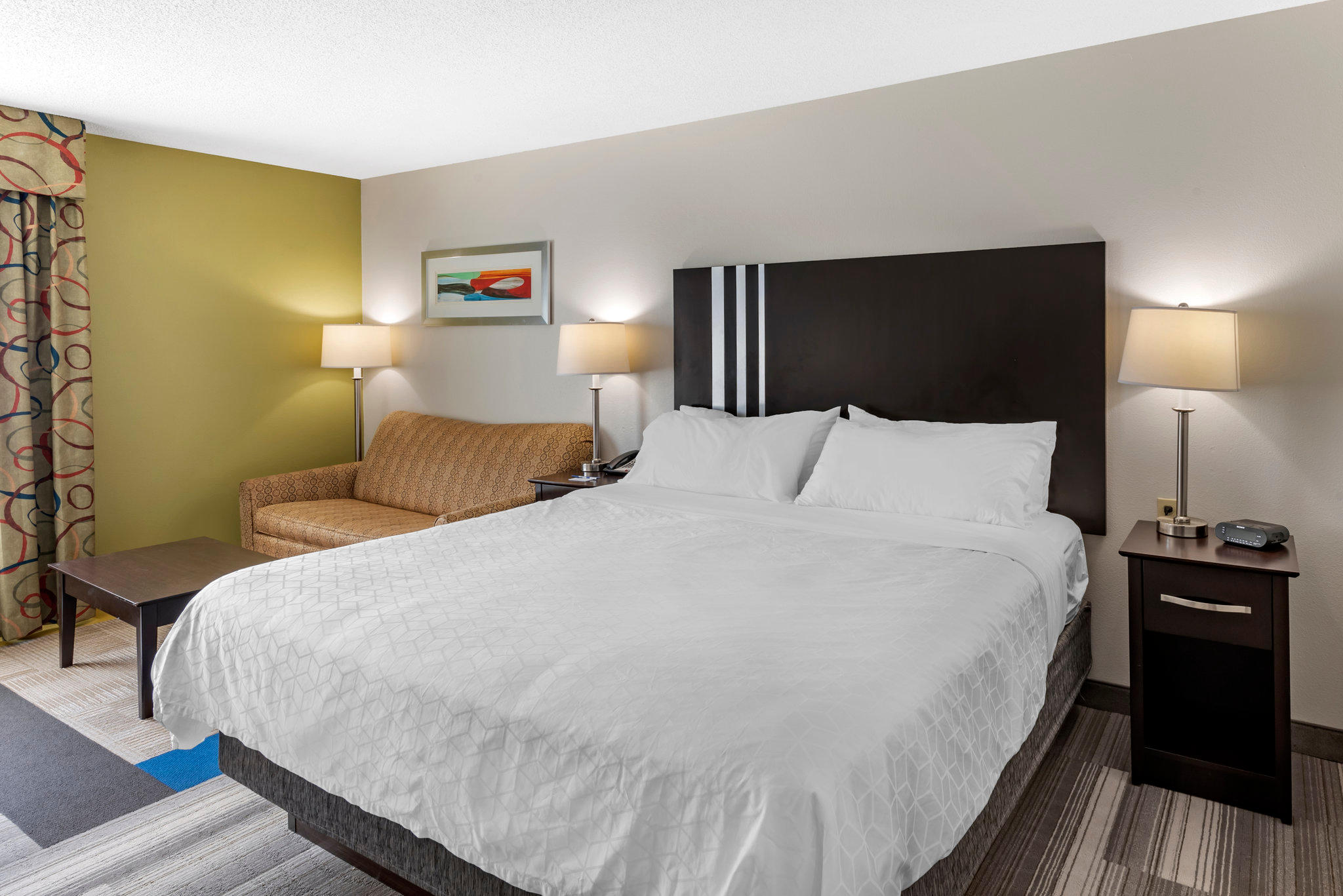 Holiday Inn Express & Suites Cincinnati-Blue Ash Photo