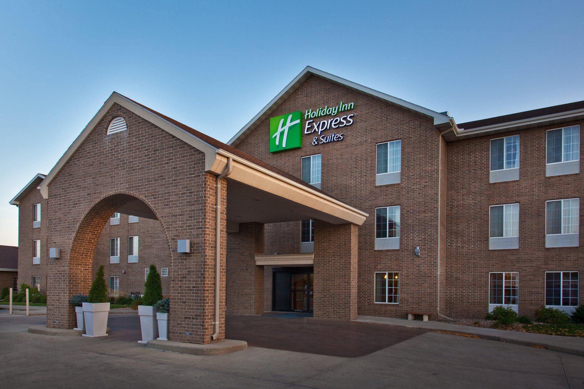 Holiday Inn Express & Suites Sioux Falls at Empire Mall Photo