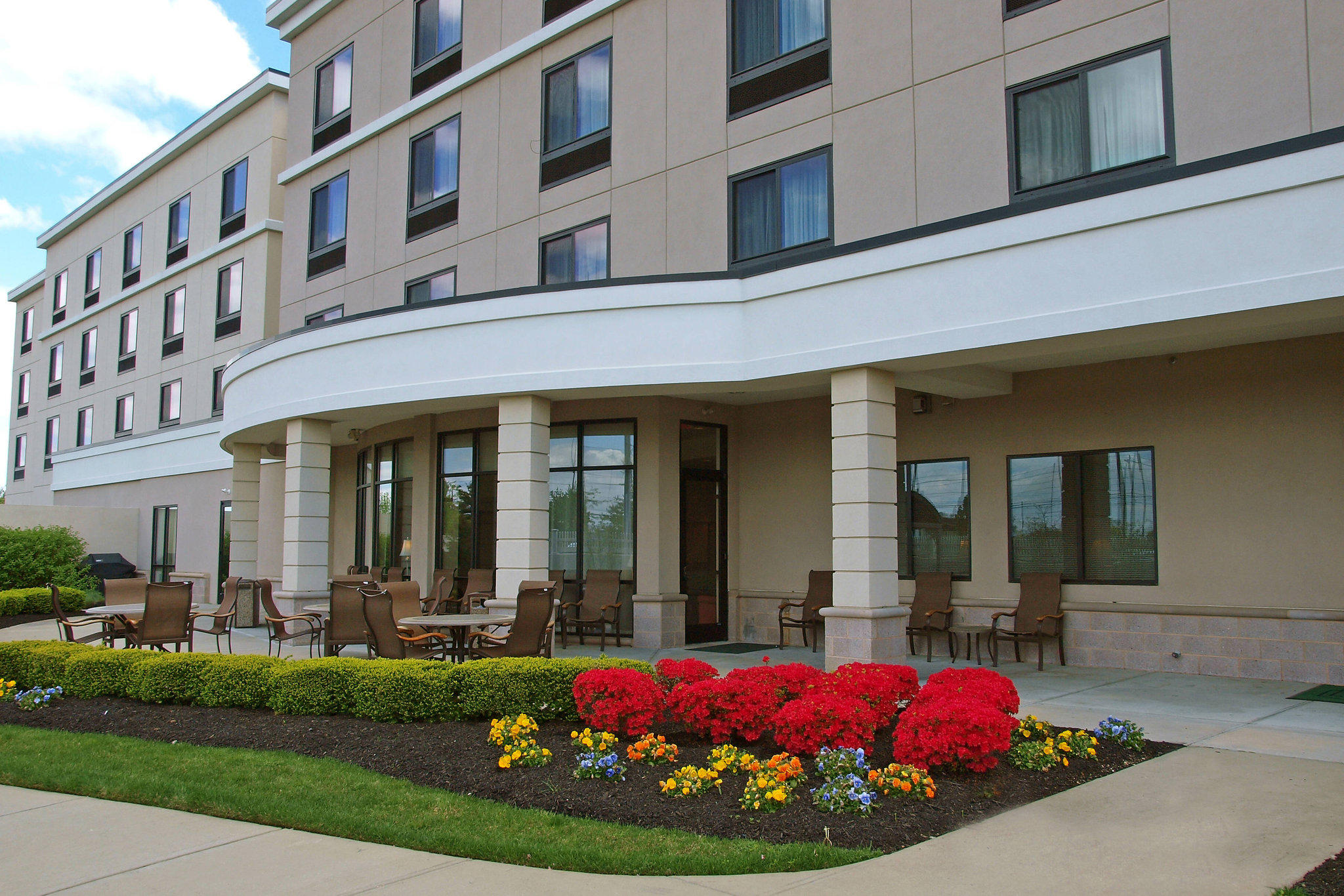 Courtyard by Marriott Republic Airport Long Island/Farmingdale Photo