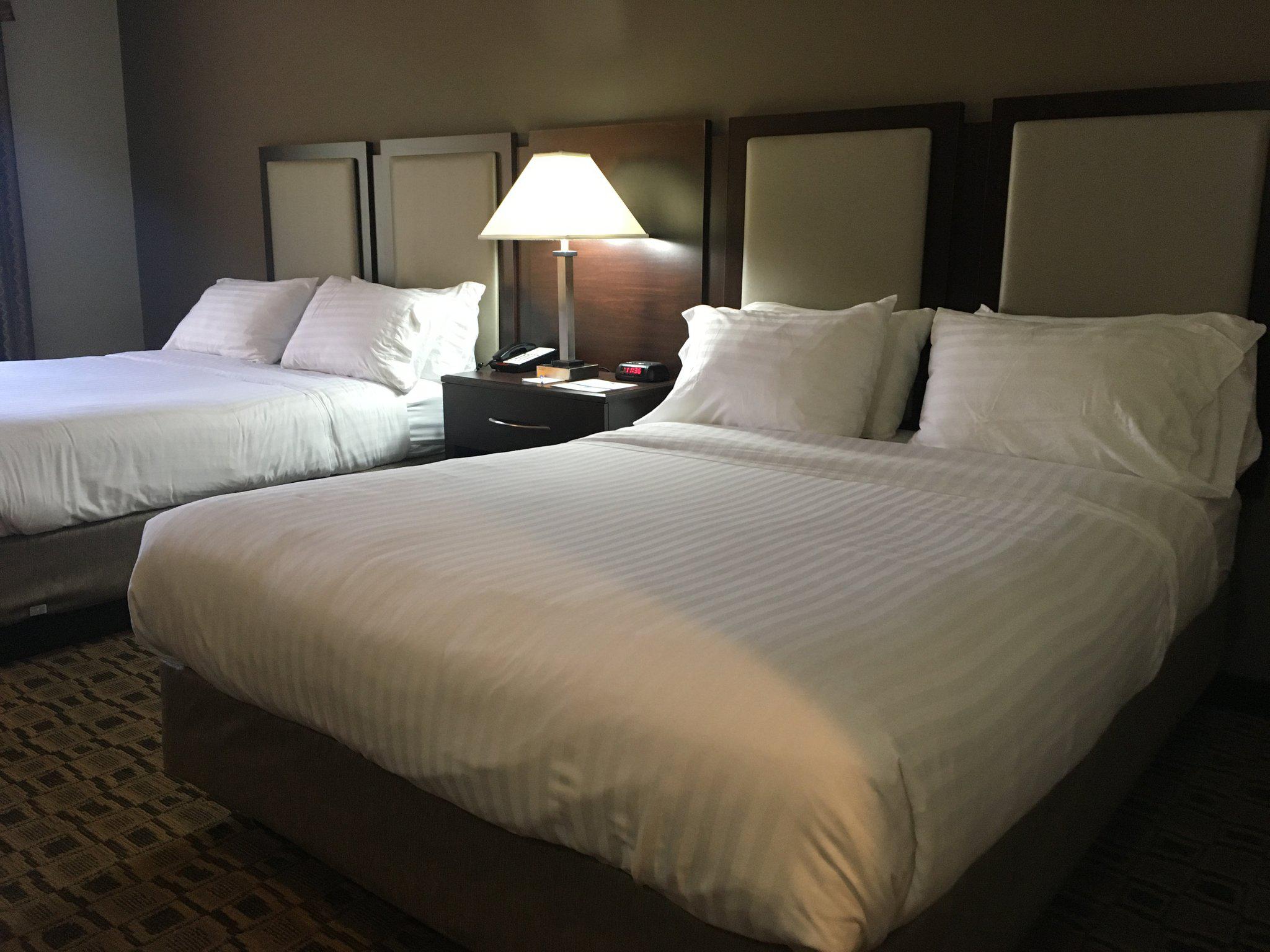 Holiday Inn Express & Suites Albemarle Photo