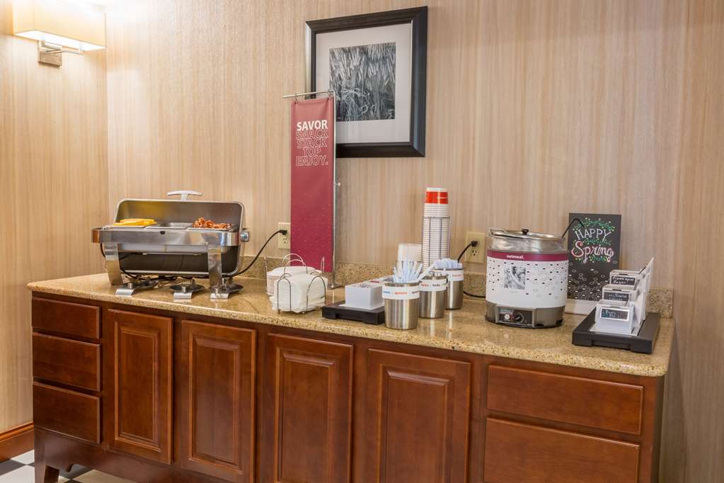 Hampton Inn Goshen Image