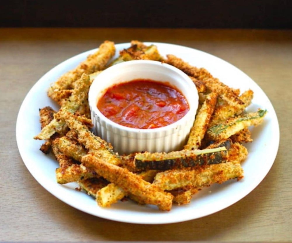 FRIED ZUCCHINI STICKS w marinaracsauce