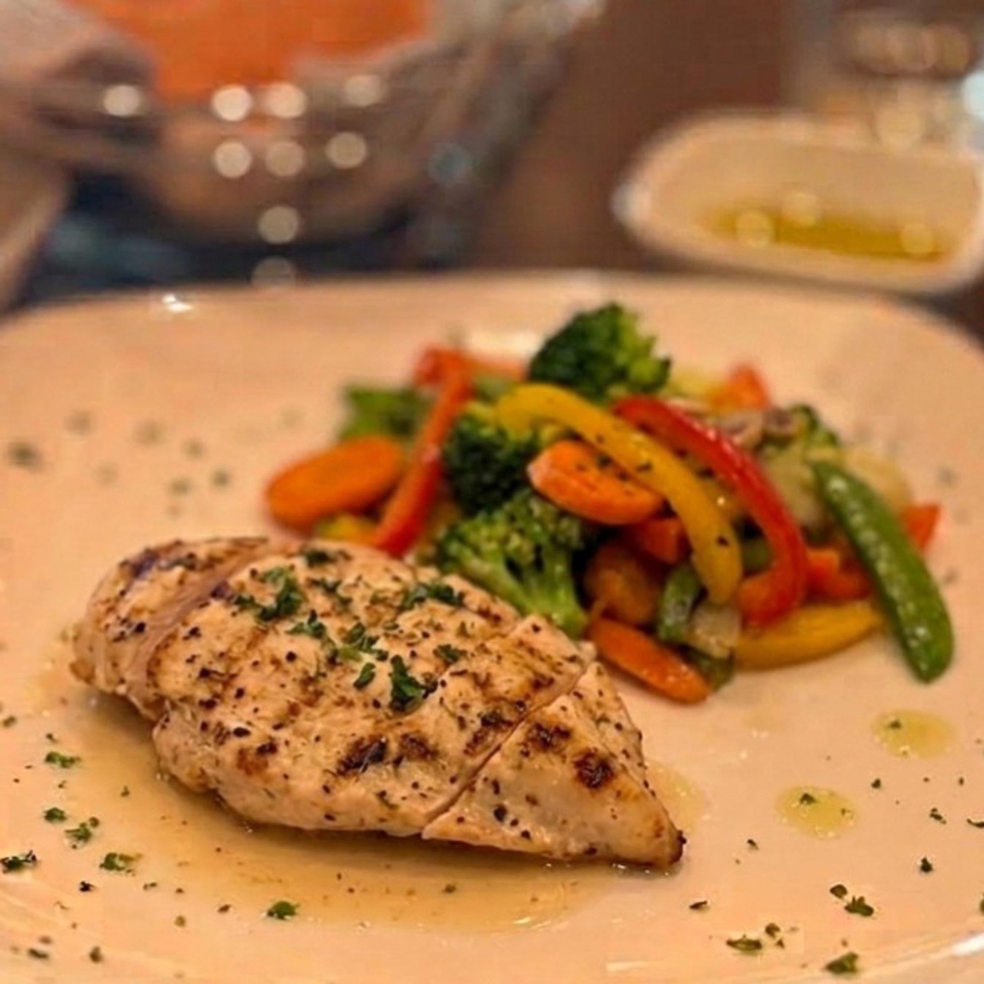 Kid's Grilled Chicken w/Veg
