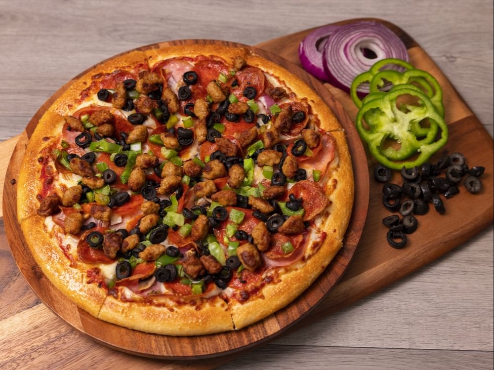 Medium Can Am Combo Pizza