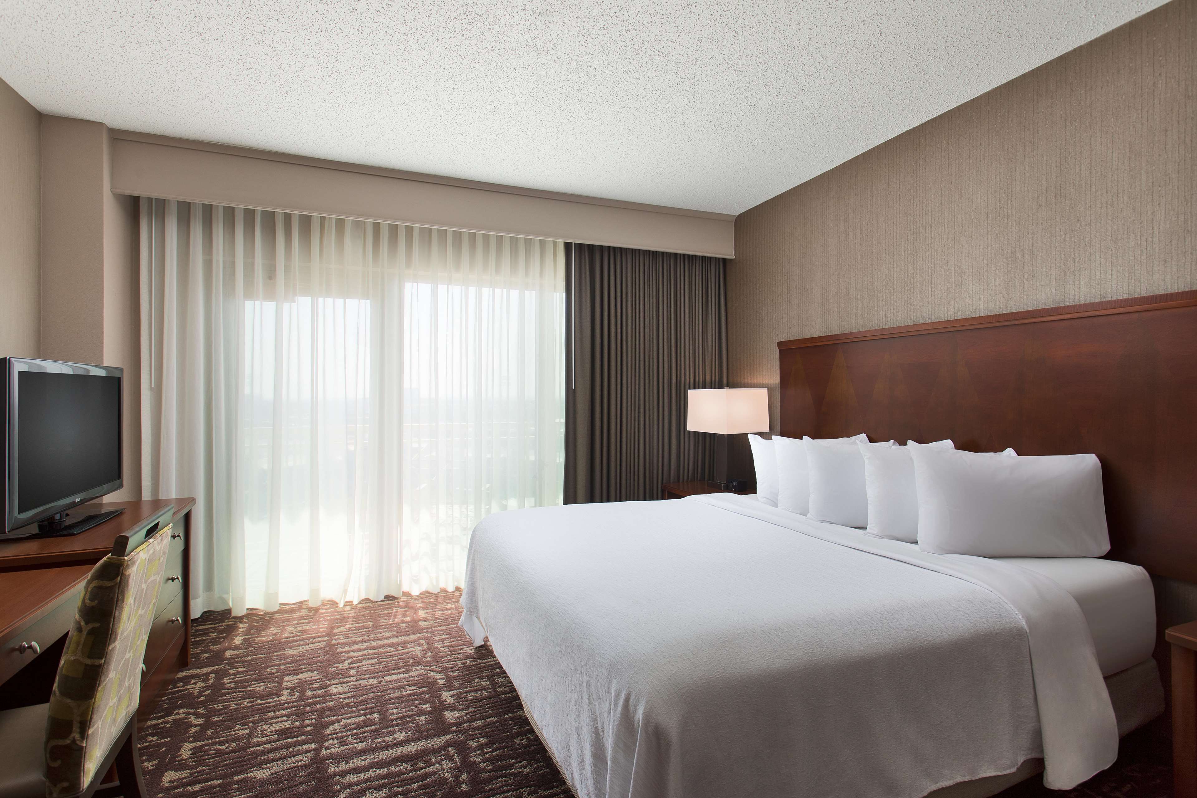 Embassy Suites by Hilton Dallas Frisco Hotel Convention Center & Spa Photo