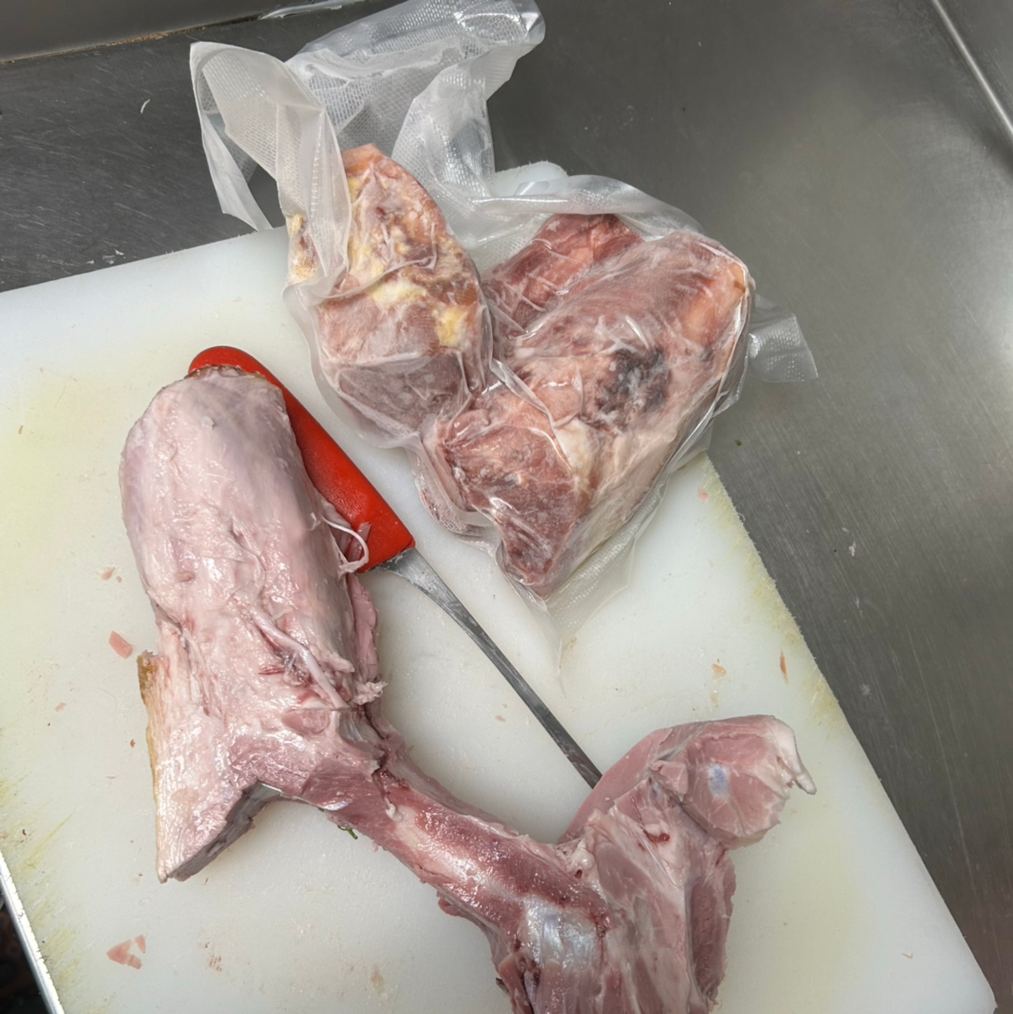 Ham Bone (cut 1/2)