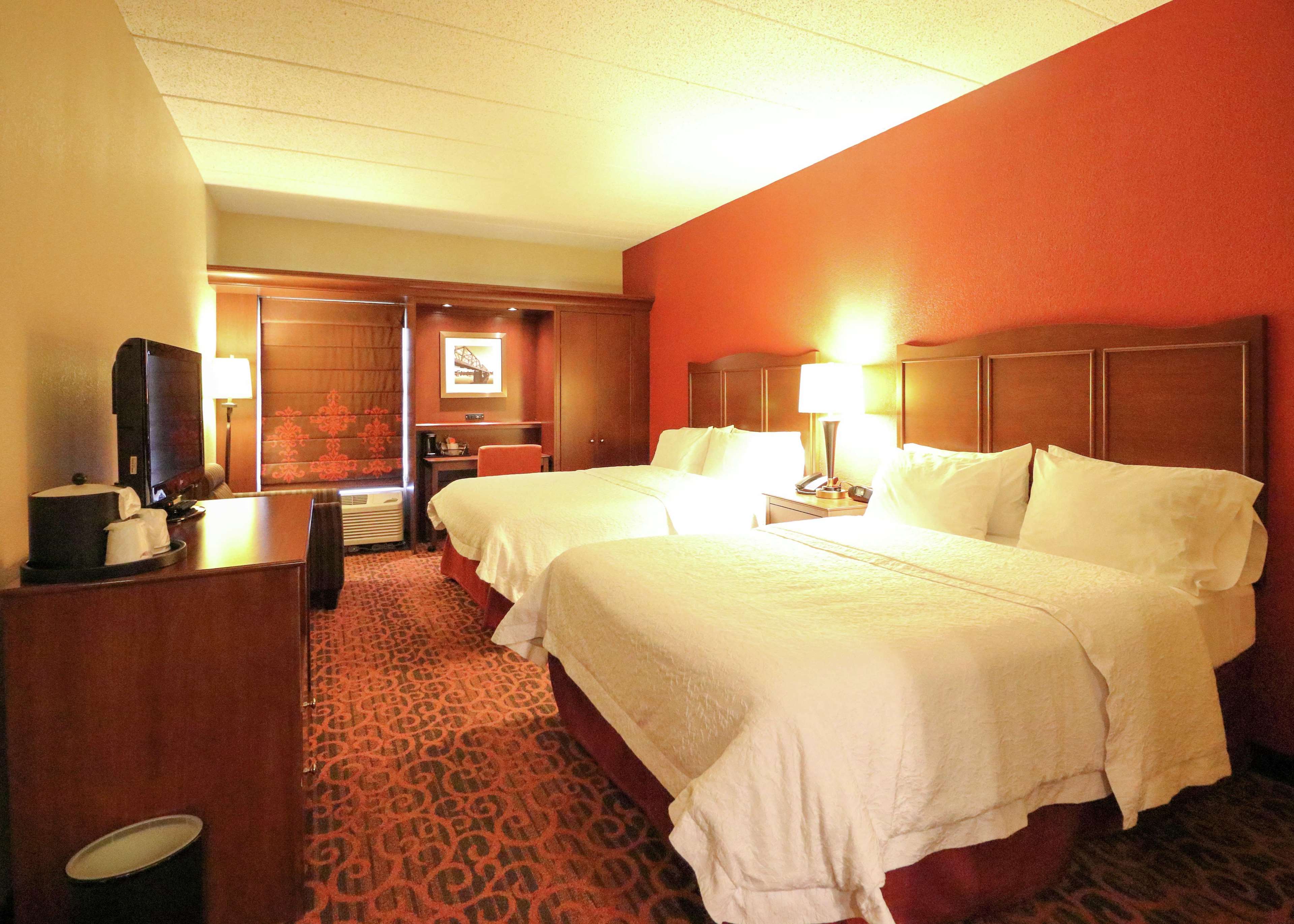 Hampton Inn Columbus-South Photo