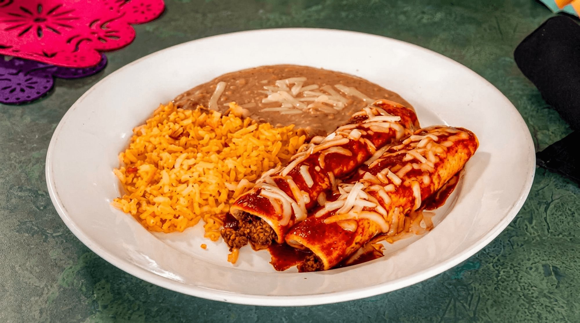 Enchiladas con Salsa Roja