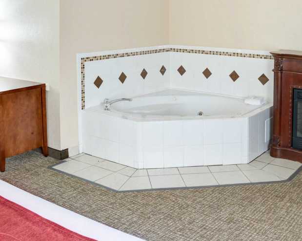 Images Comfort Suites