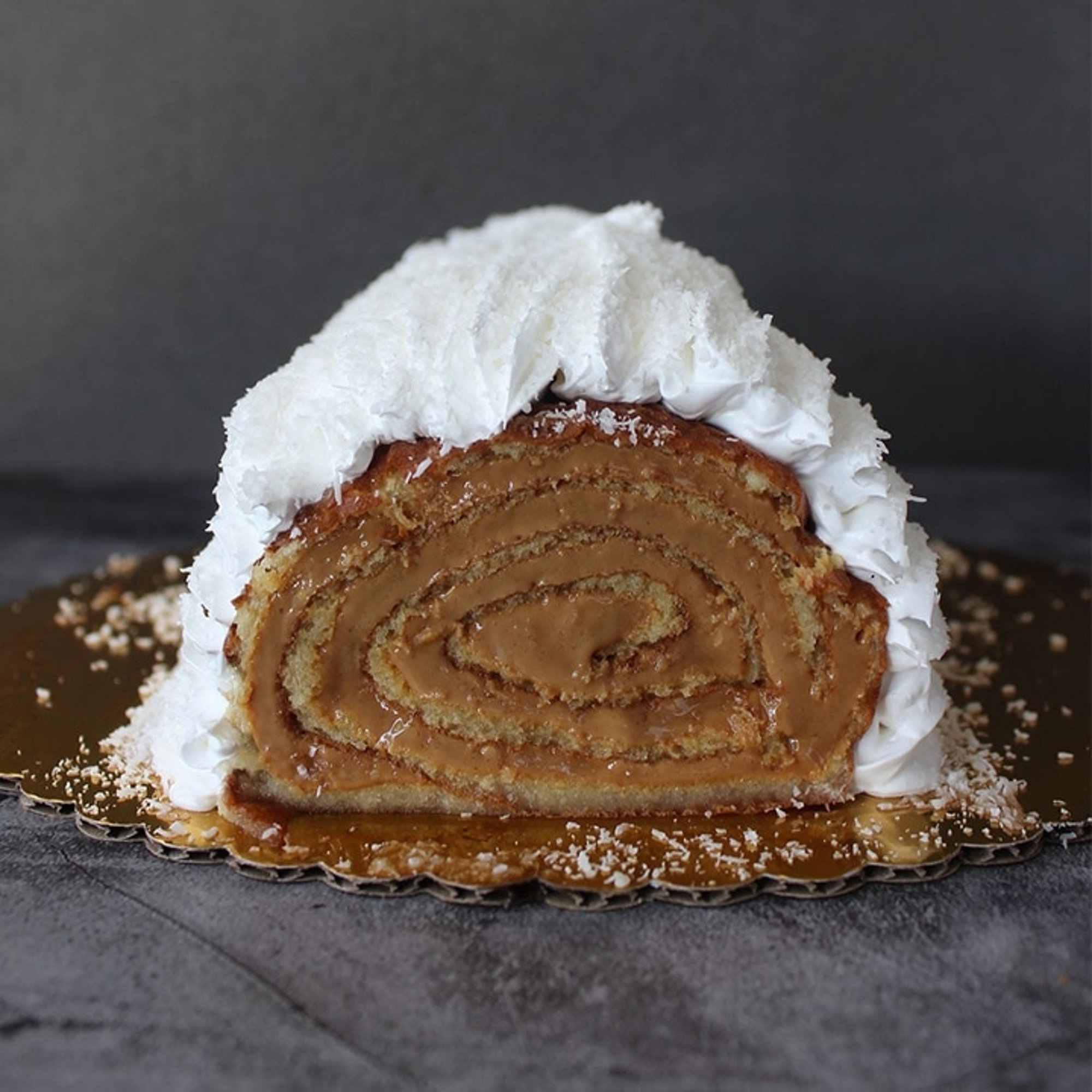 Arrollado Cake