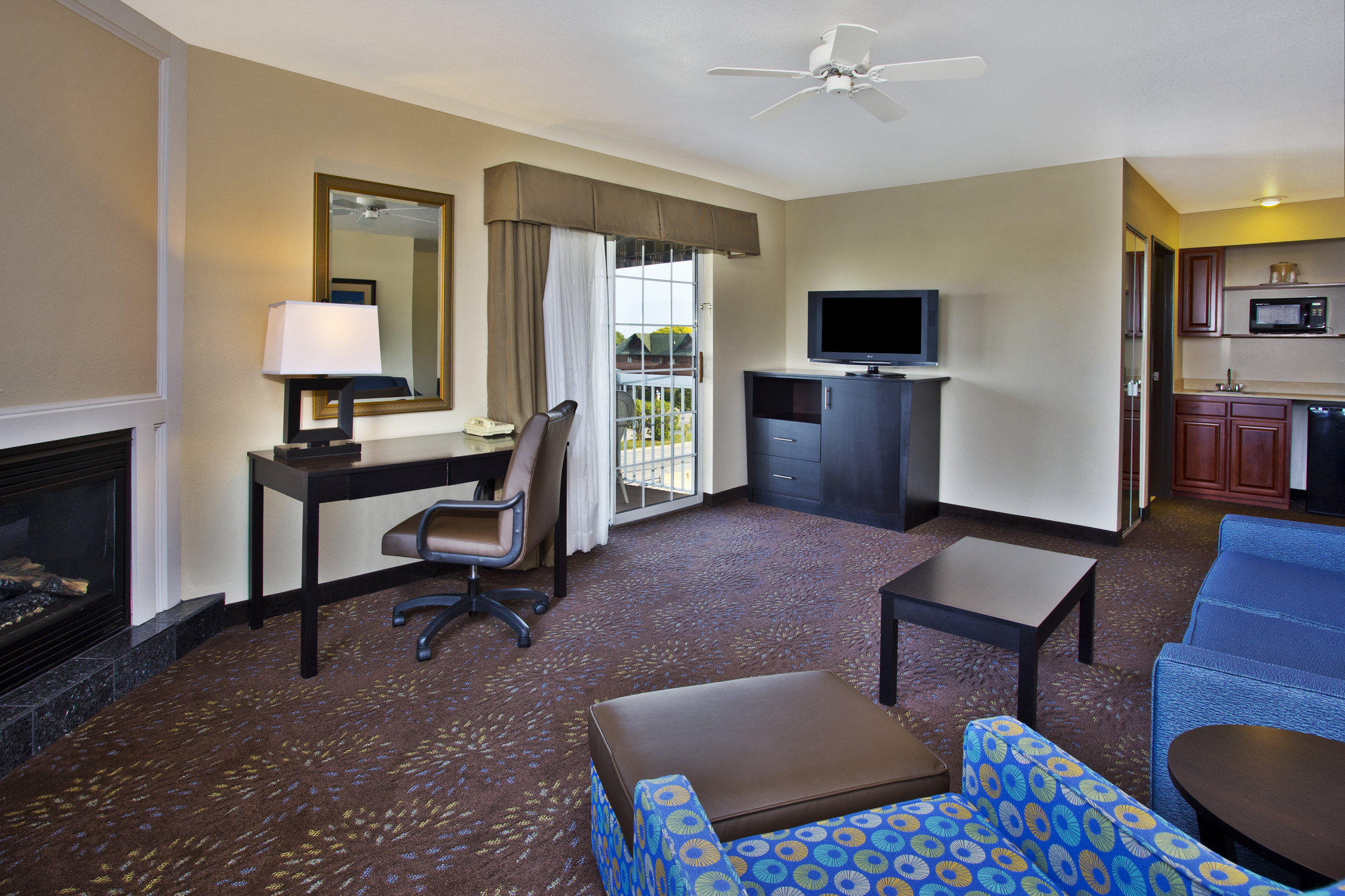 Holiday Inn Express Mackinaw City Photo