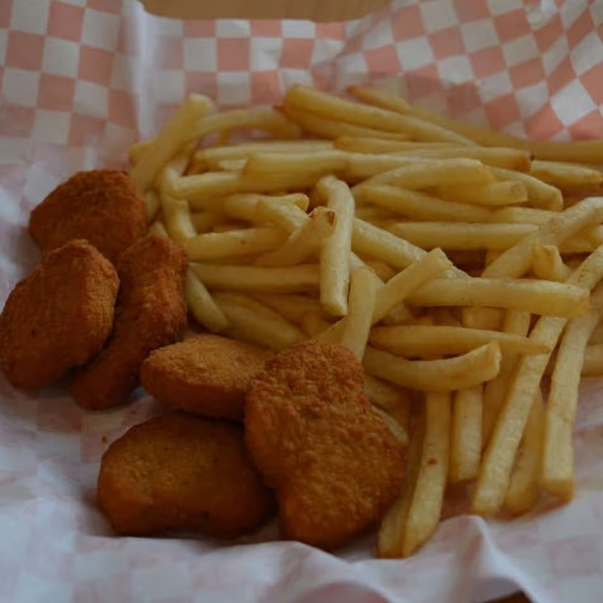 6 Chicken Nuggets & Fries