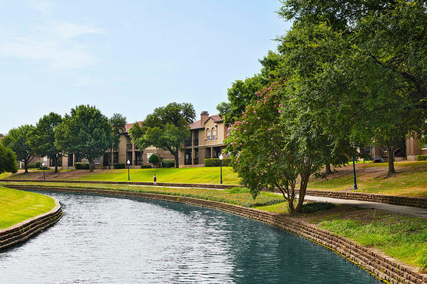 Images Camden Cimarron Apartments