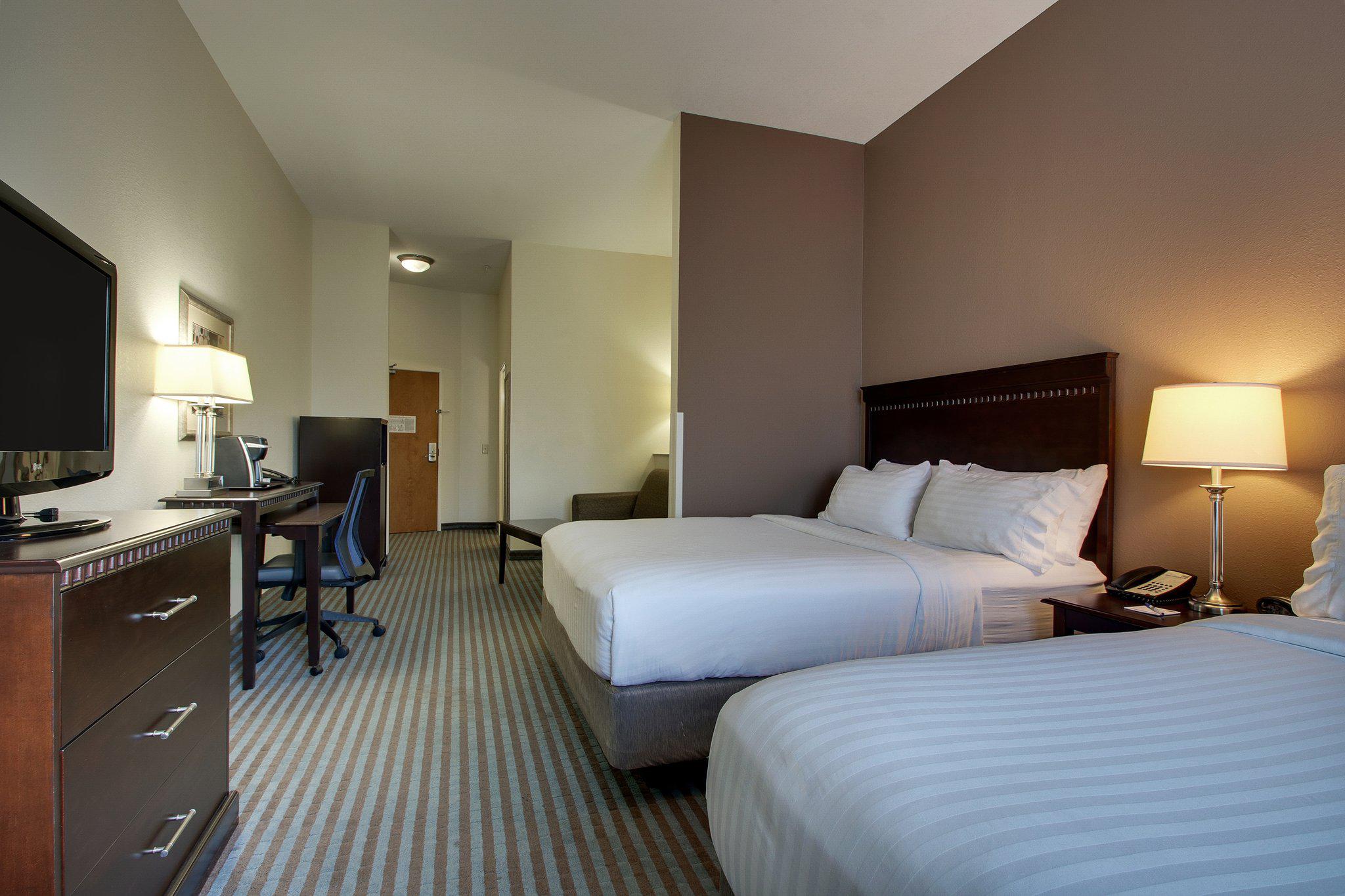 Holiday Inn Express Leland - Wilmington Area Photo