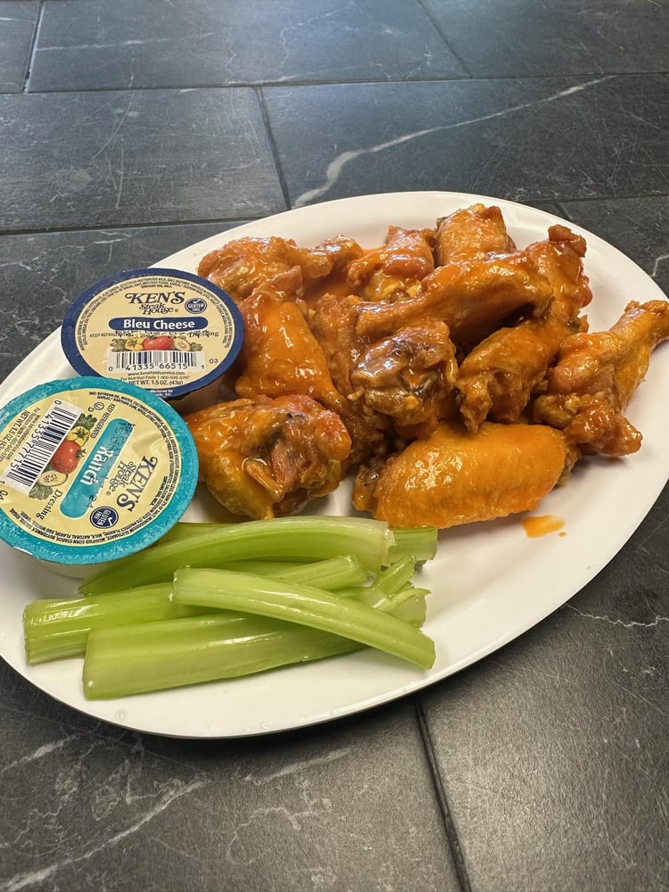 CHICKEN WINGS