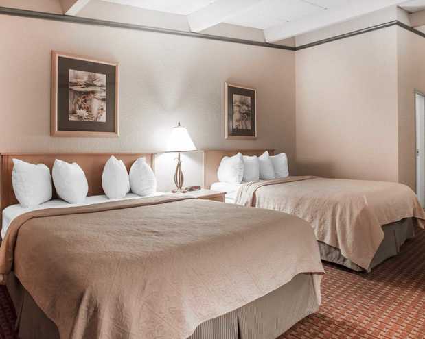 Images Quality Inn Lake of the Ozarks