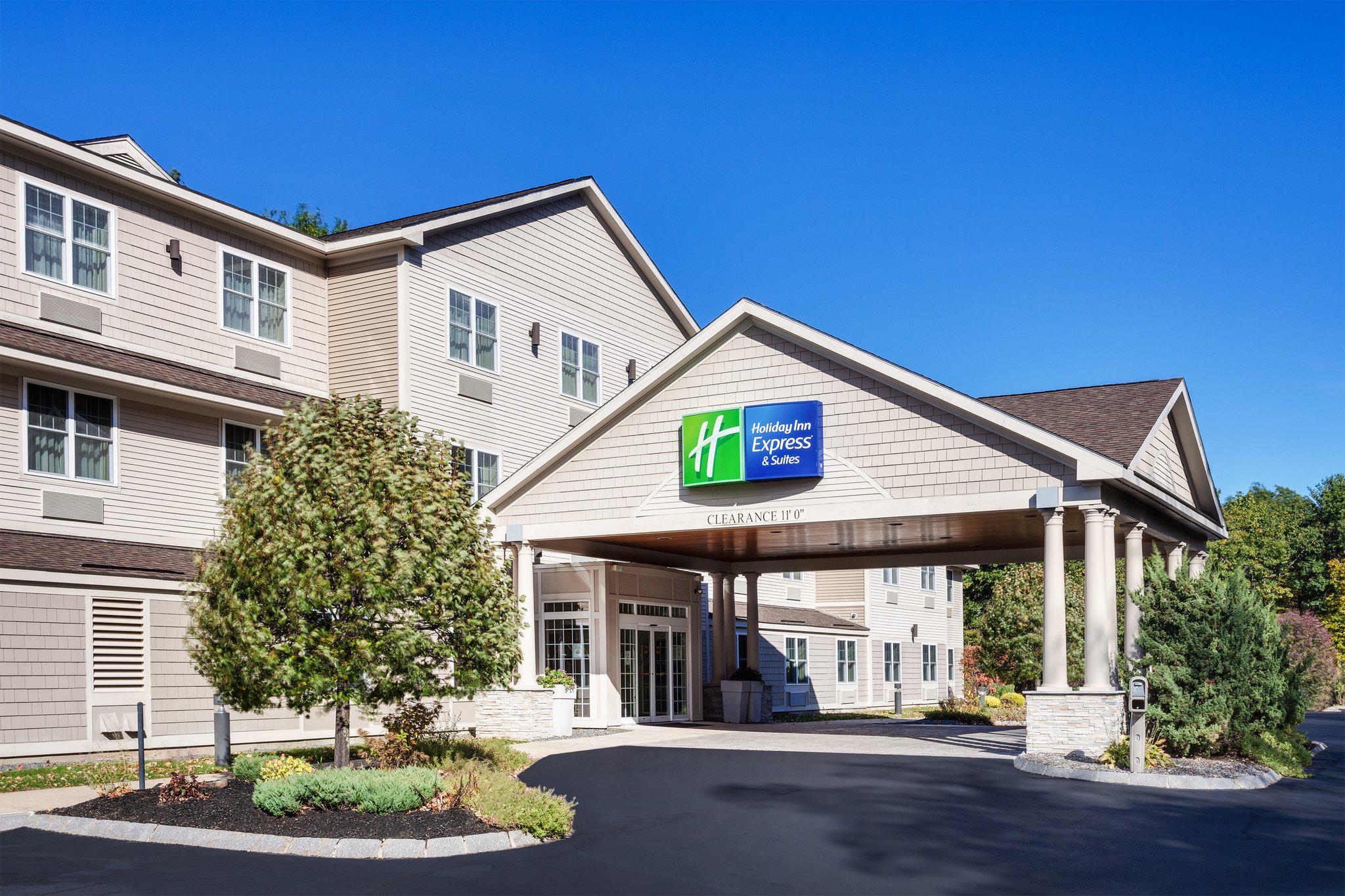 Holiday Inn Express & Suites Hampton South-Seabrook Photo