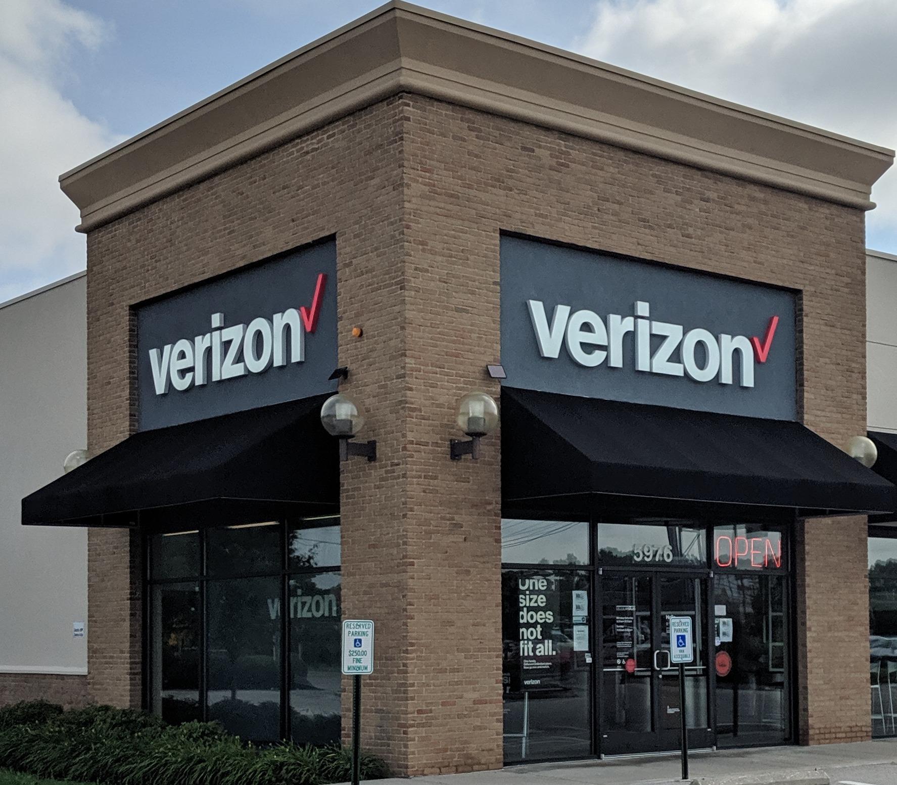 Verizon Authorized Retailer – Cellular Sales Photo