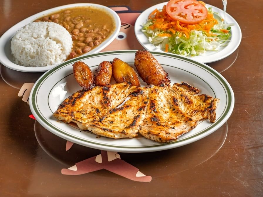 Chuleta De Pollo a La Plancha / Grilled Chicken Cutlet