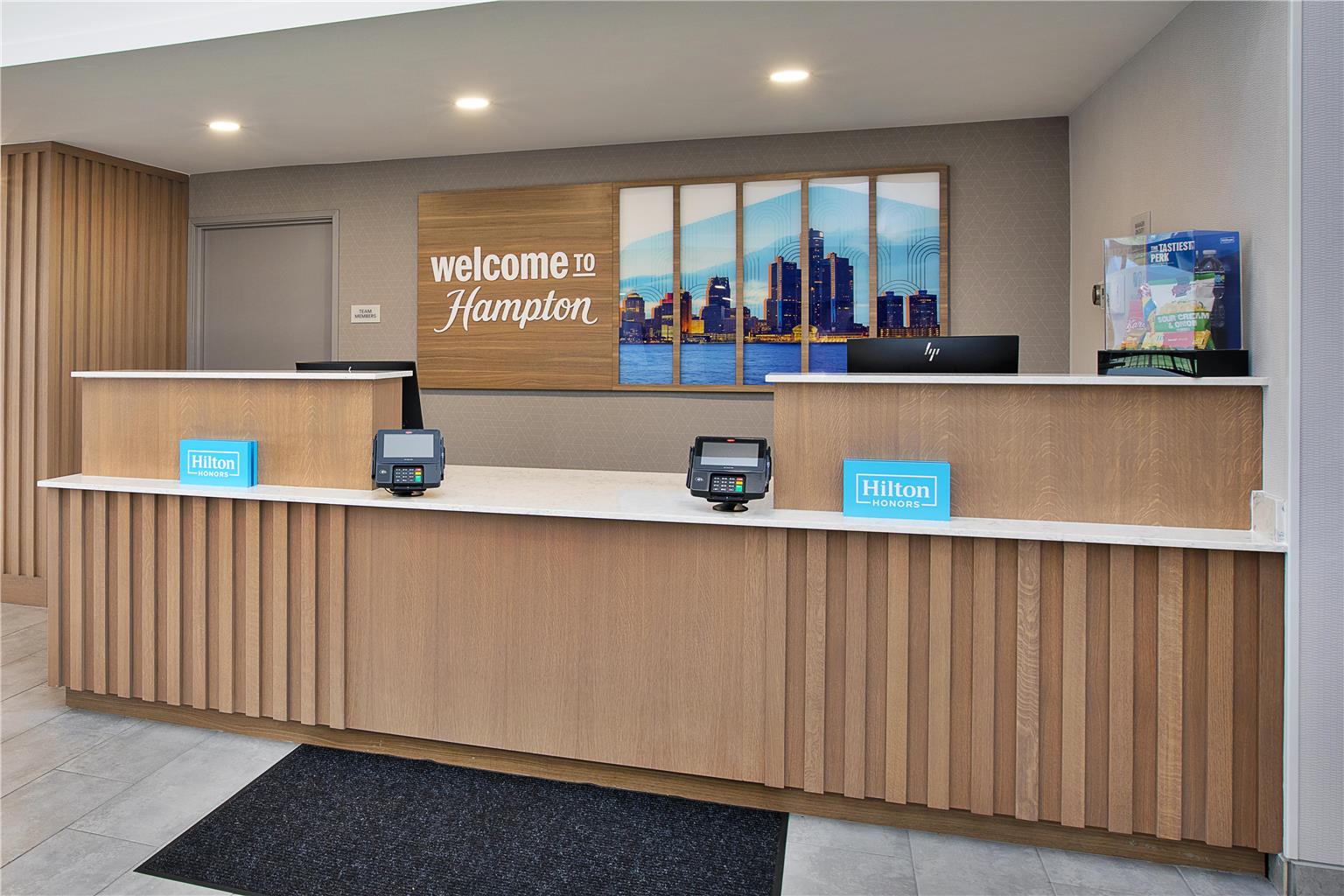 Hampton Inn Detroit/Belleville-Airport Area Image