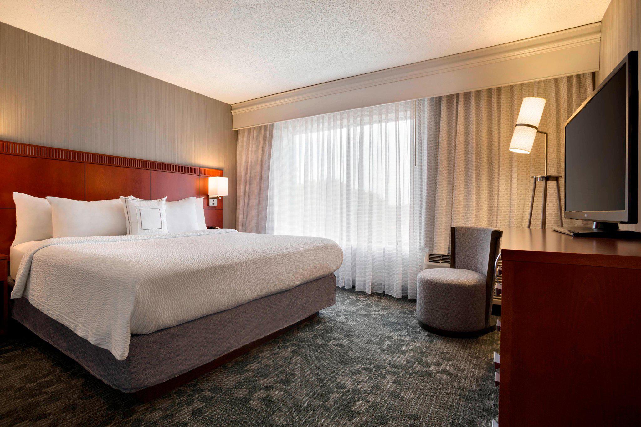 Courtyard by Marriott Champaign Photo
