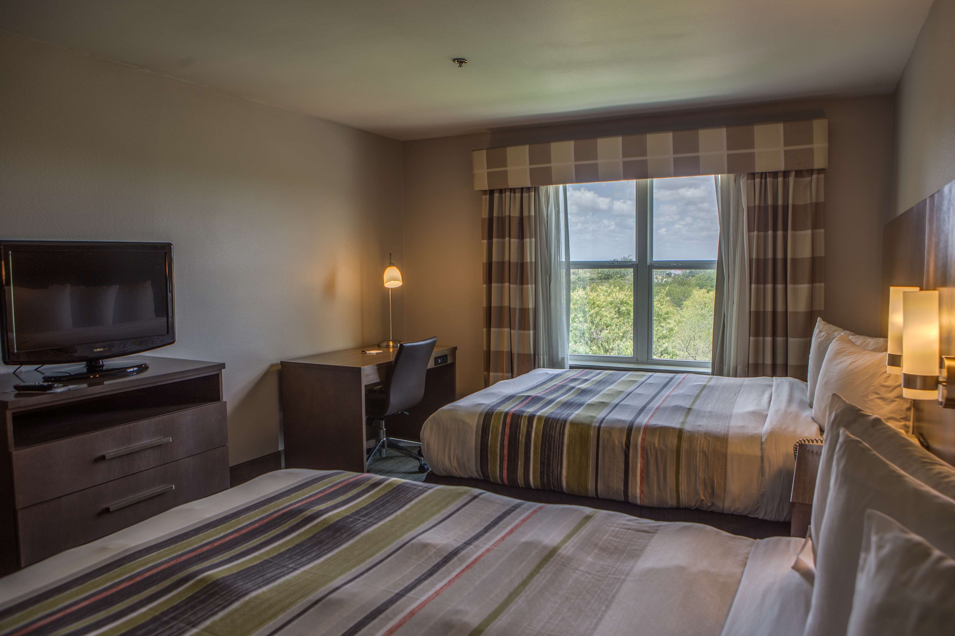 Country Inn & Suites by Radisson, Harlingen, TX Photo