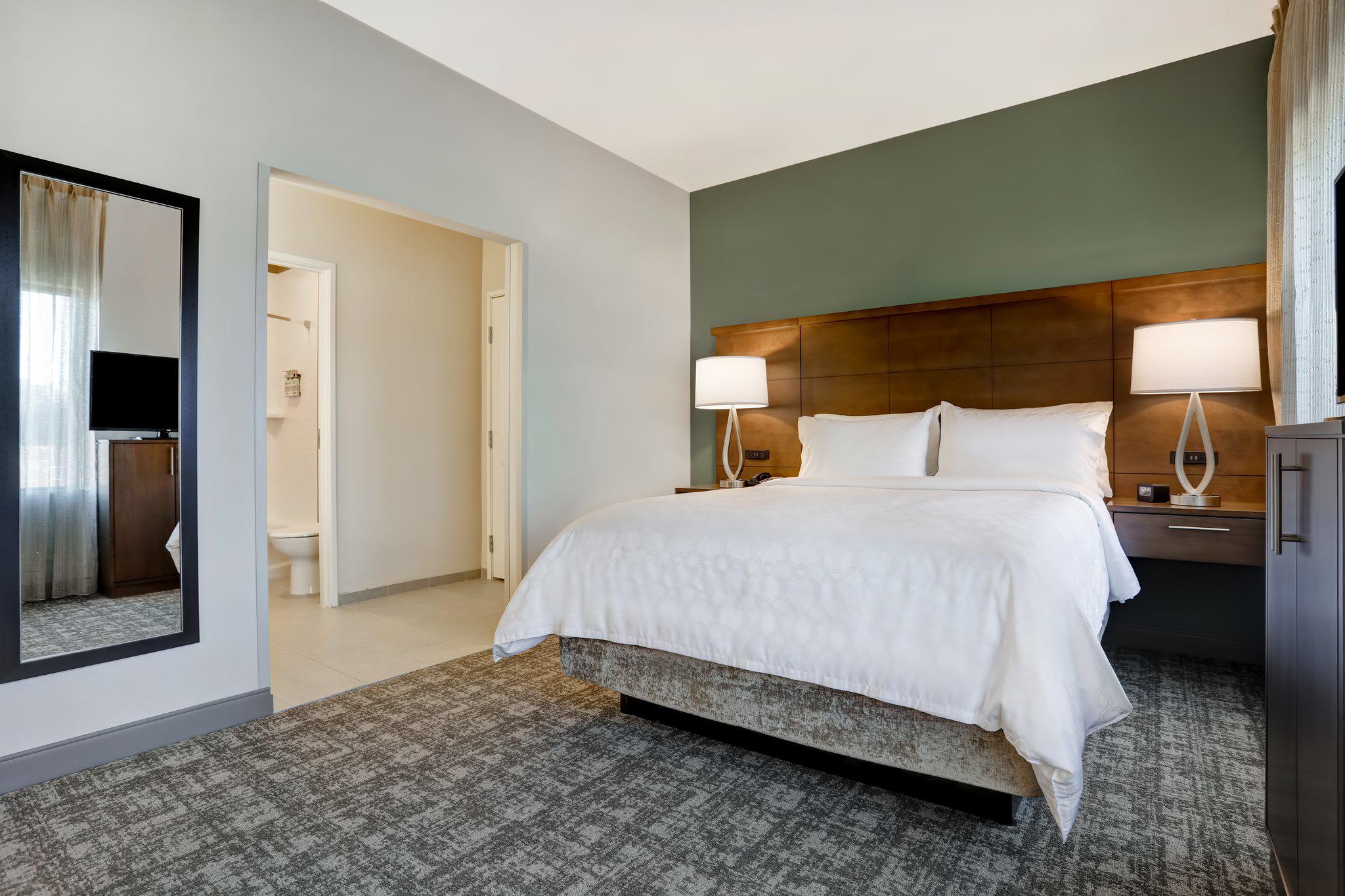 Staybridge Suites Overland Park-Kansas City Area Photo