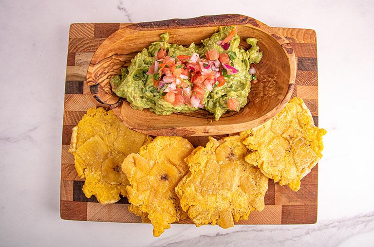 Guacamole con Tostones