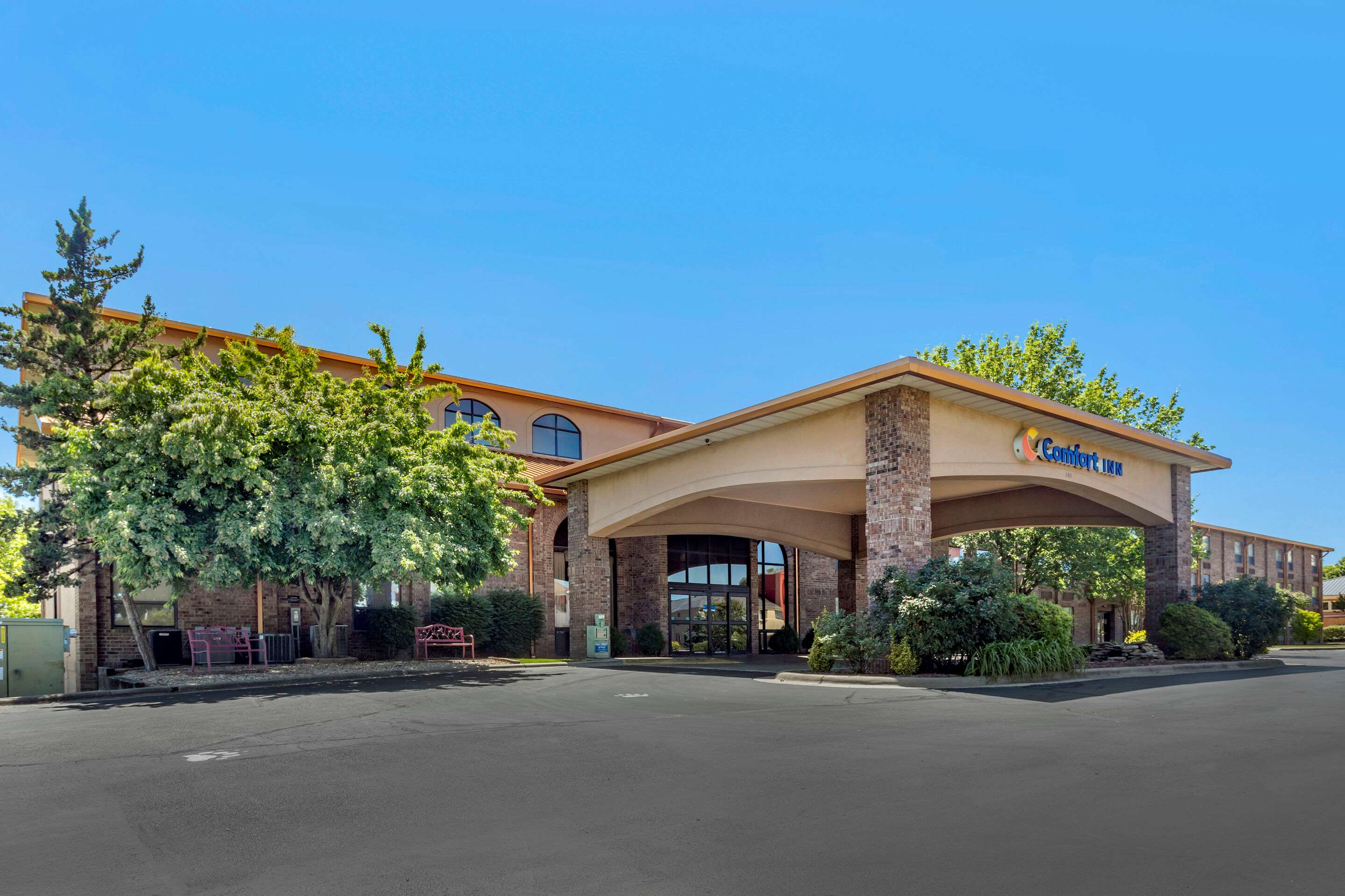 Comfort Inn At Thousand Hills Photo