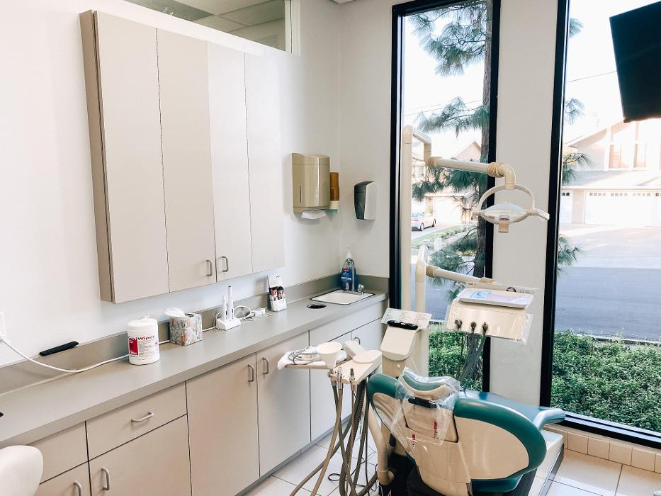 Lake Forest Dental Health Care Image