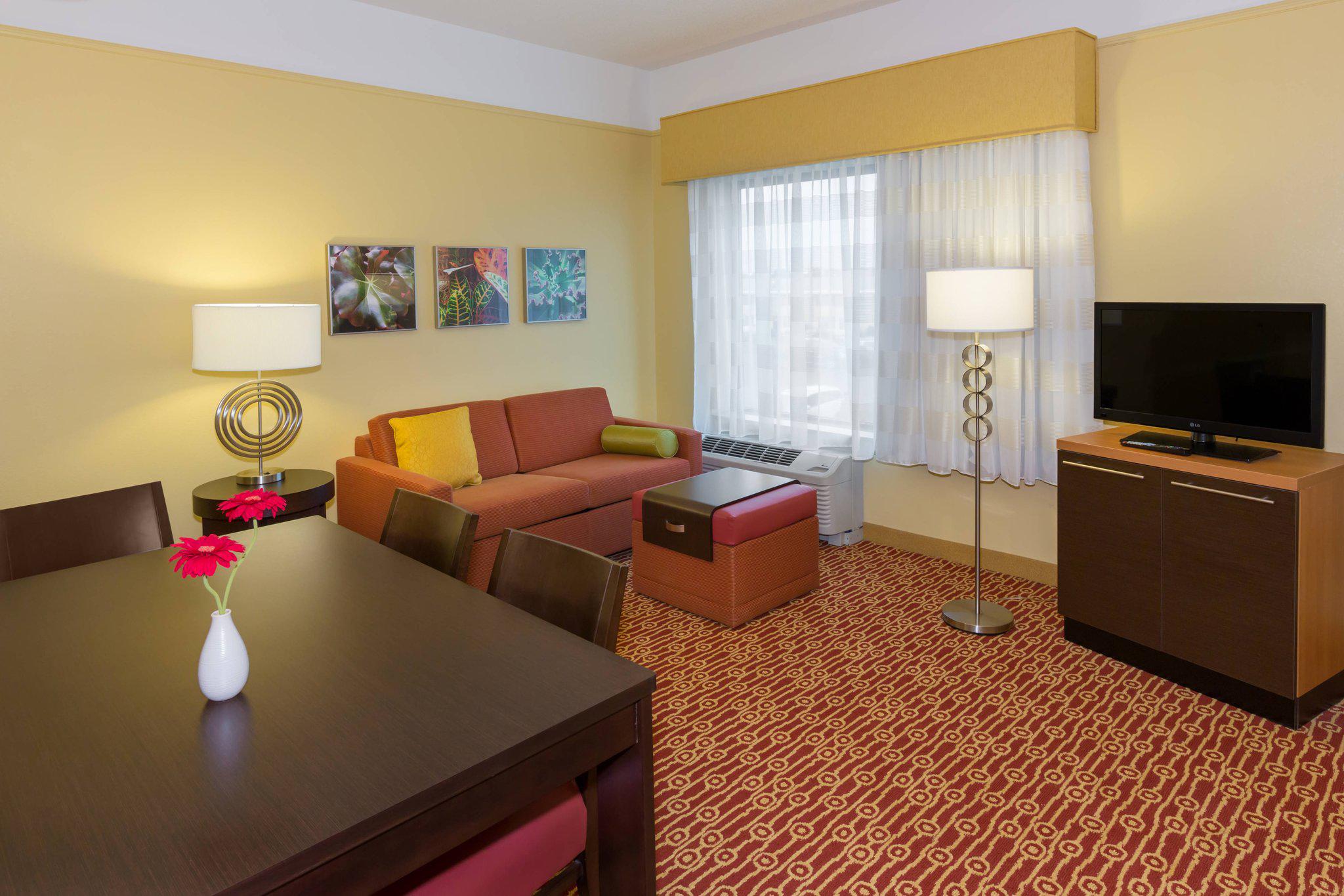 TownePlace Suites by Marriott Buffalo Airport Photo