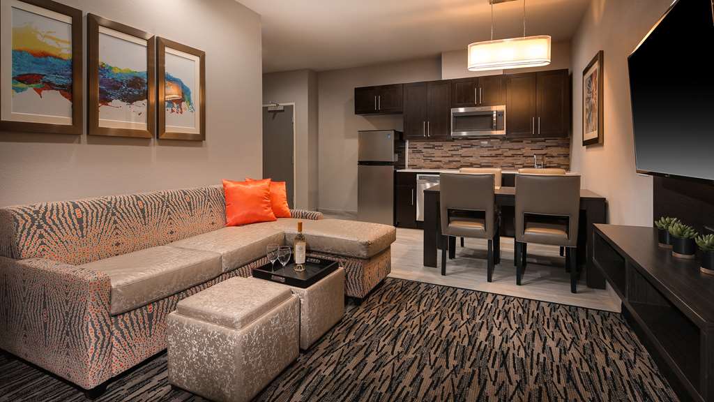 Best Western Plus Executive Residency Baytown Image