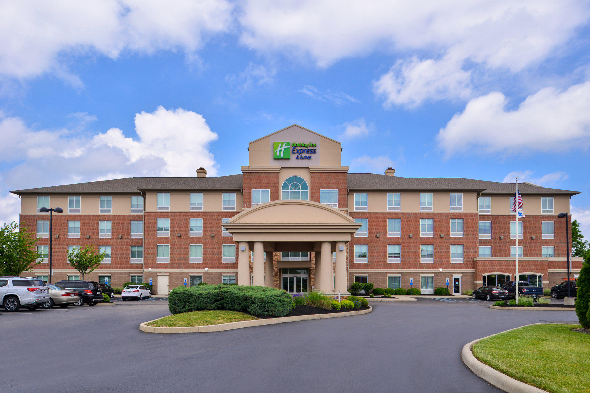 Holiday Inn Express & Suites Cincinnati - Mason Photo