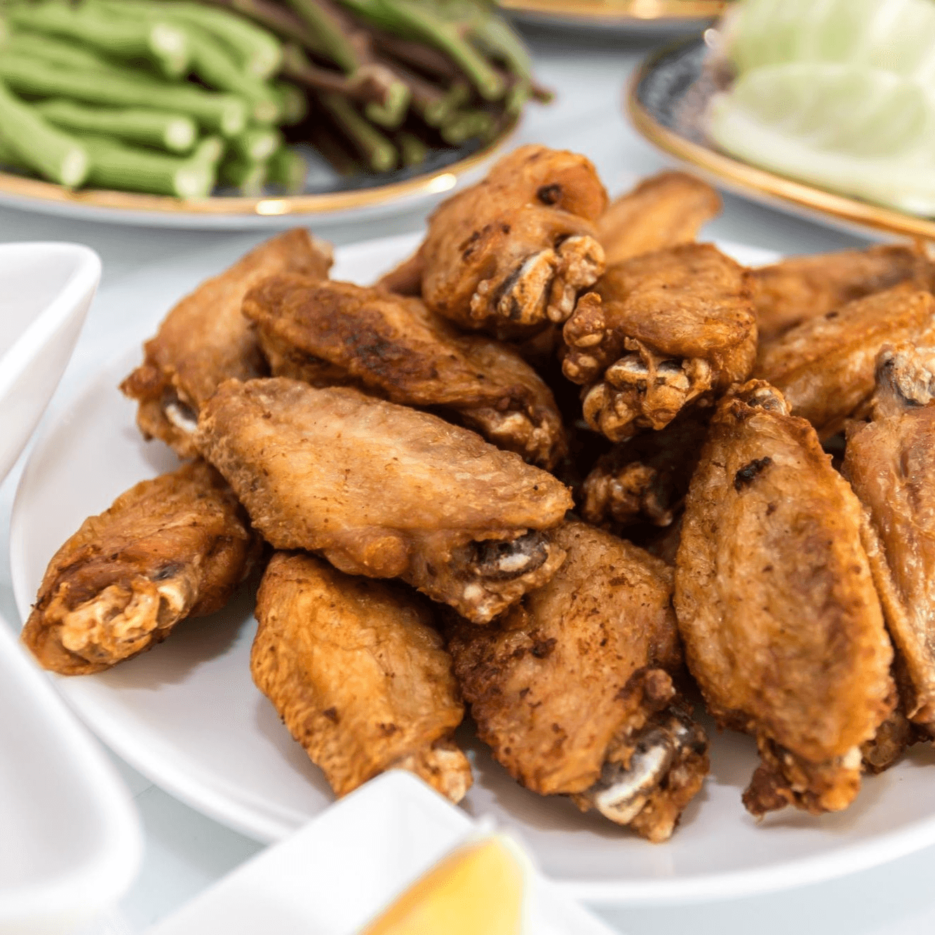 Chicken Wings w/ Garlic Sauce (8 Pcs)