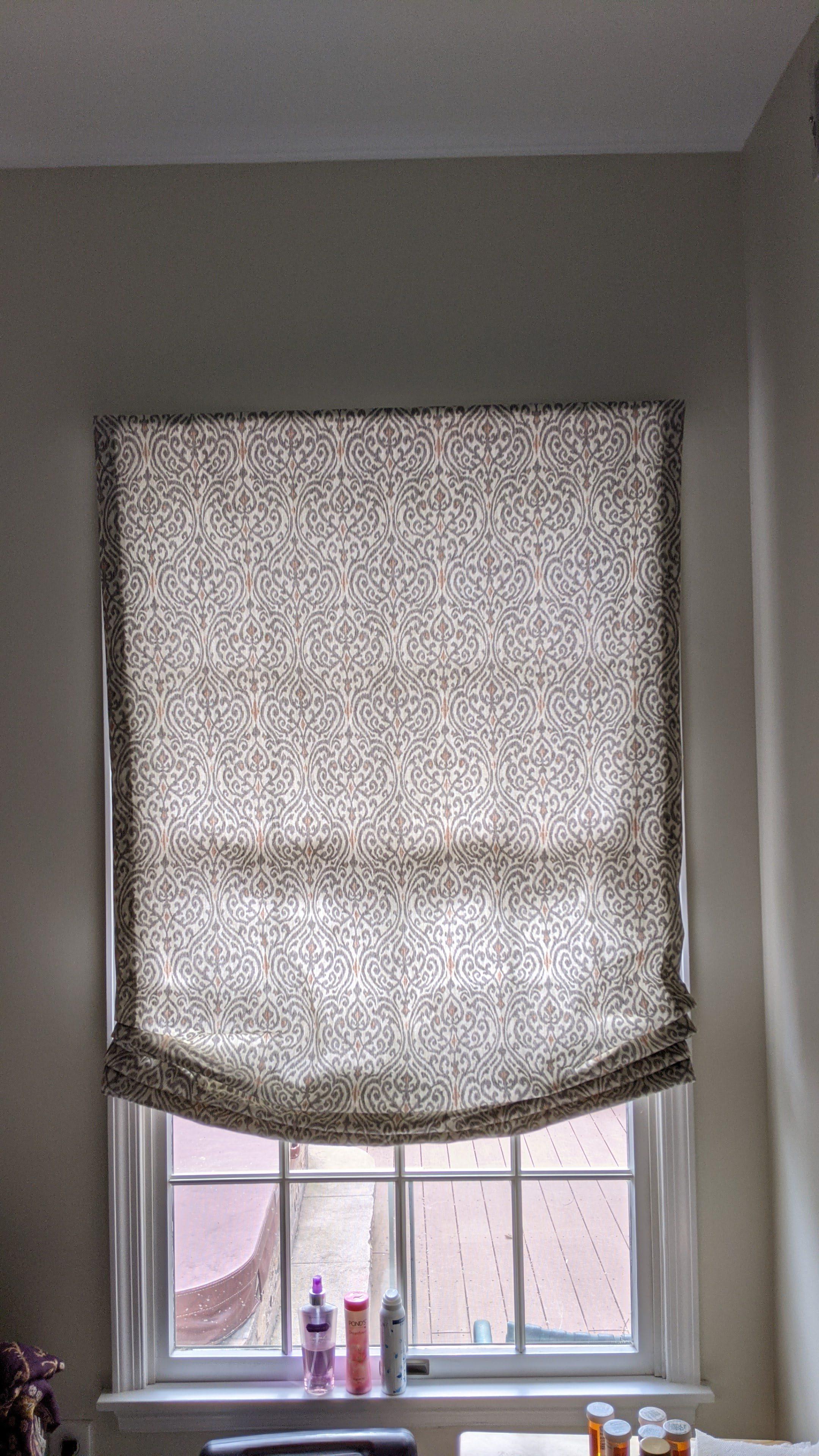 Shabby chic relaxed roman shade from Vadain