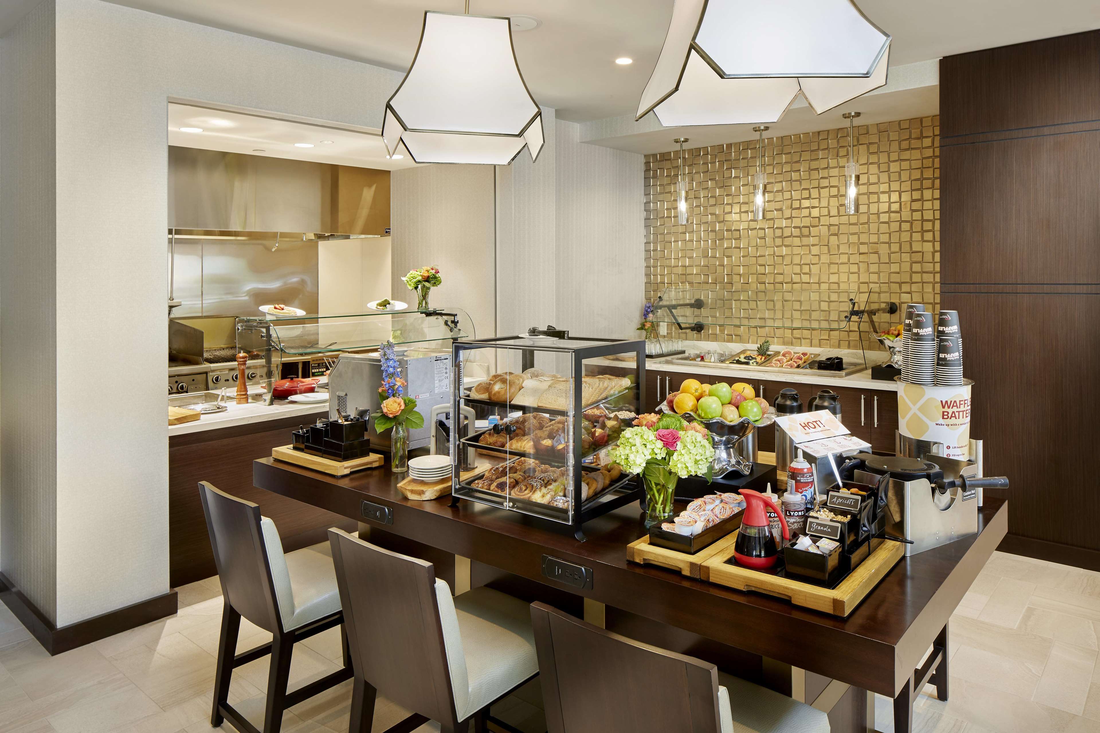 Hilton Garden Inn Roslyn Photo