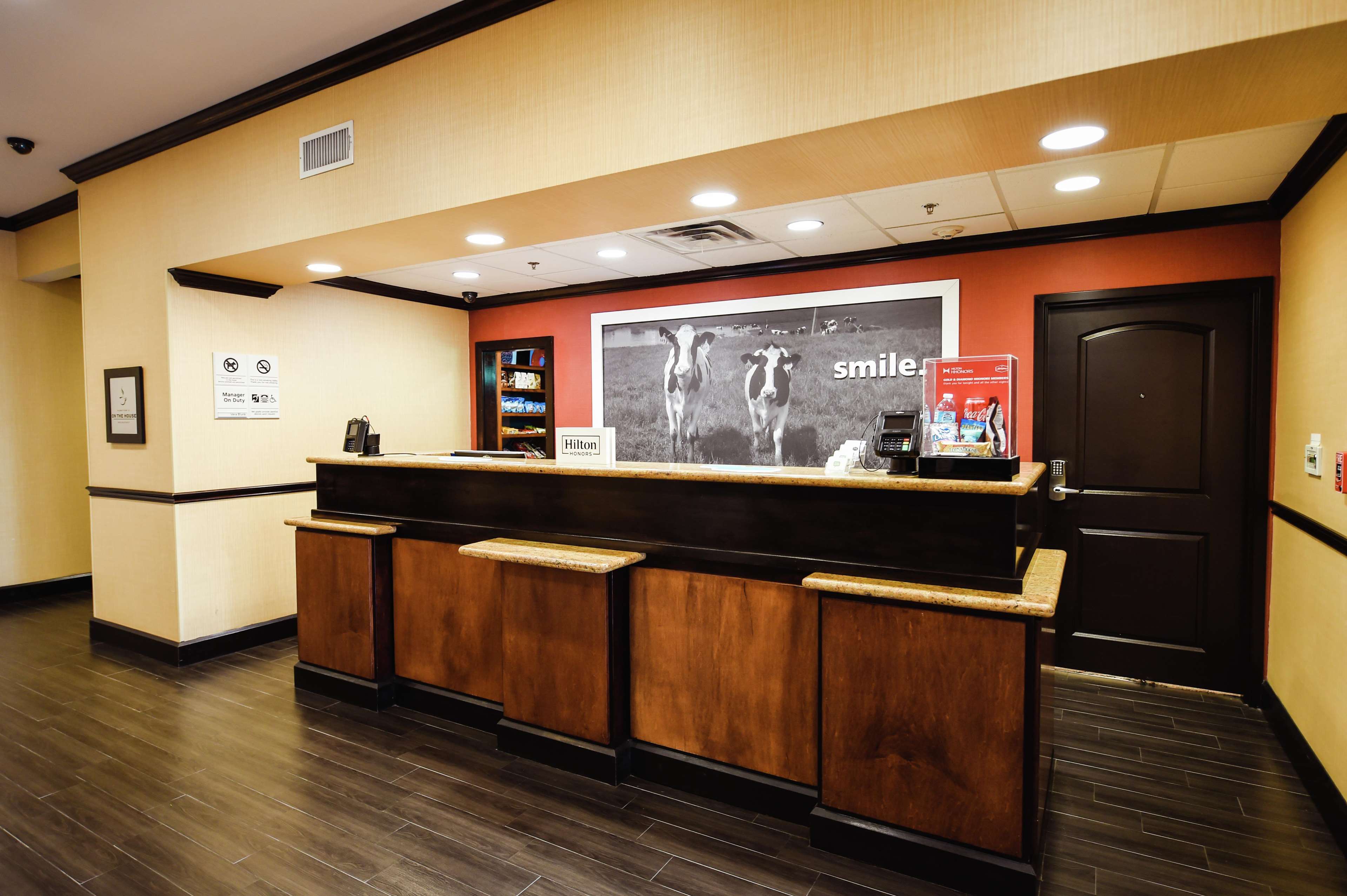 Hampton Inn & Suites Pine Bluff Photo