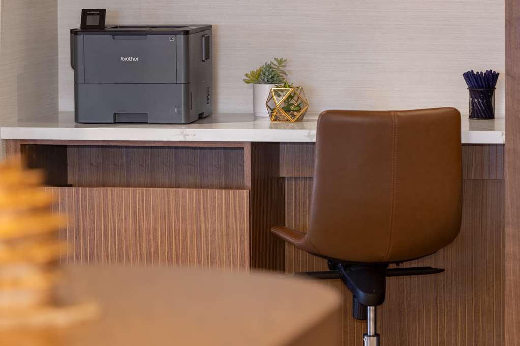 DoubleTree by Hilton Las Vegas East Flamingo Image