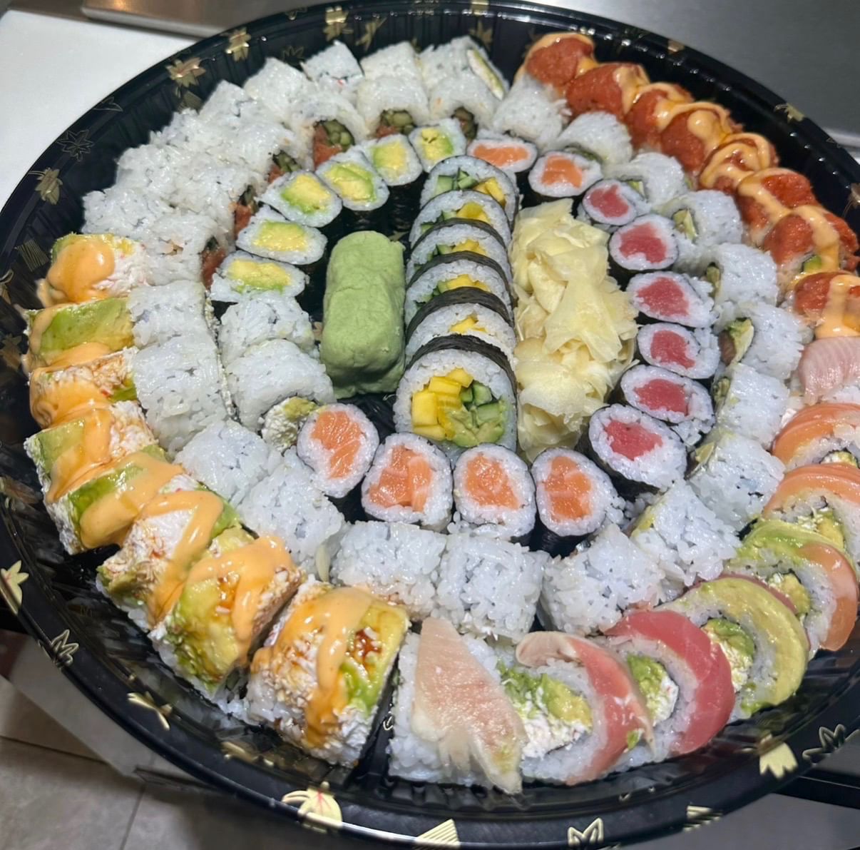 Akita Platter Sushi Roll