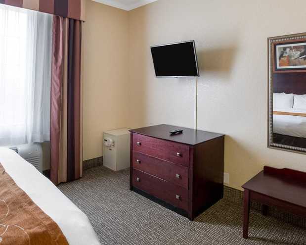 Images Comfort Suites