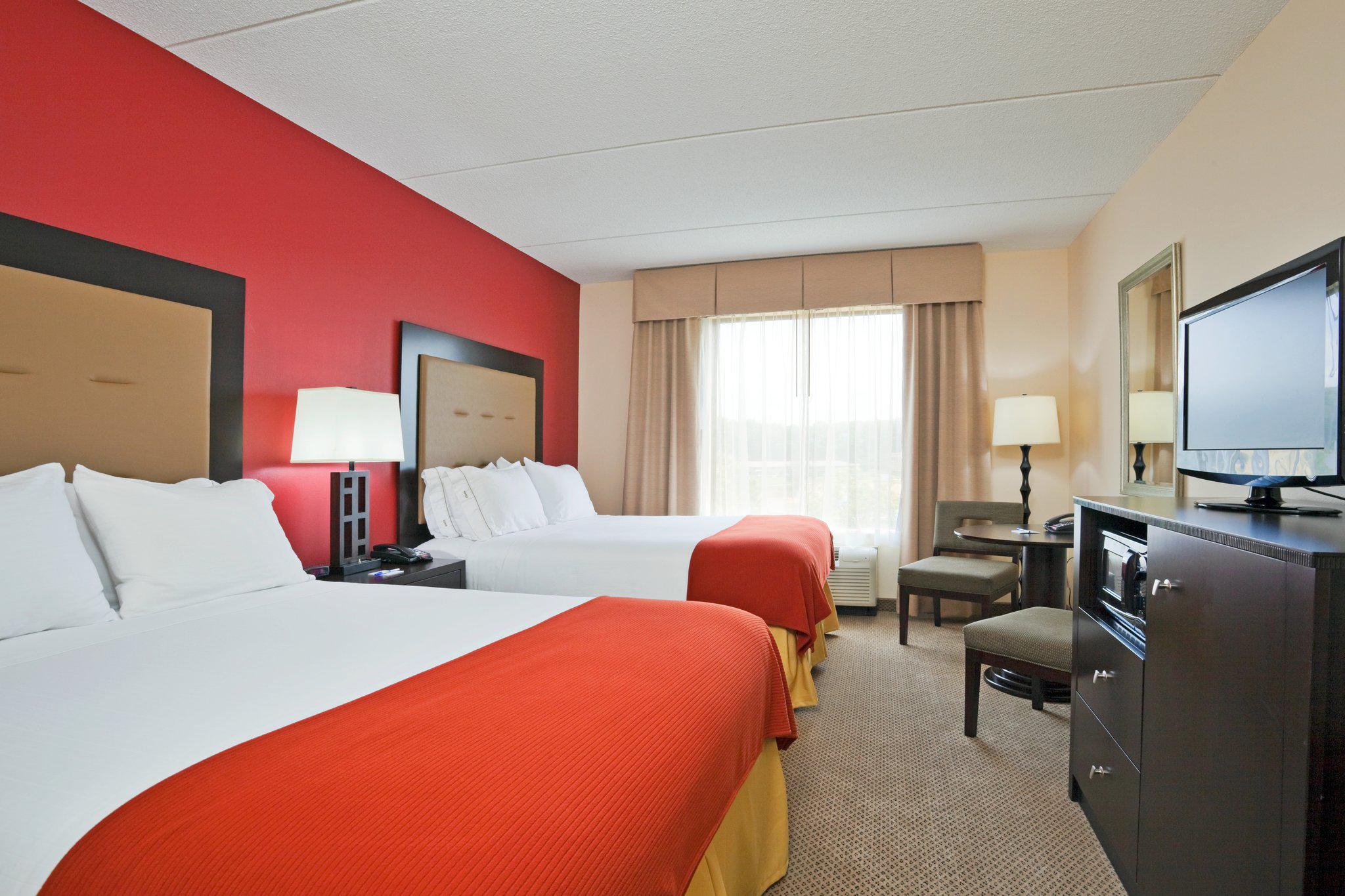 Holiday Inn Express & Suites Kodak East-Sevierville Photo